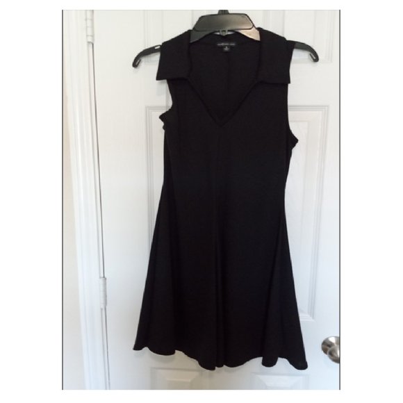 Sleeveless Black Midi V-neck with collar Size: Small - Picture 1 of 2